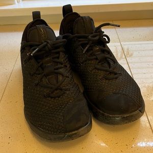 Lebron XIV LOW “Triple Black”